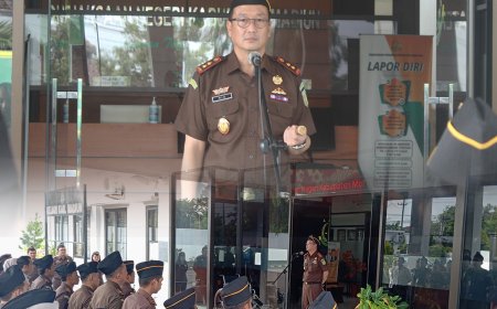 Apel Pagi di Halaman Kantor Kejari Kabupaten Madiun