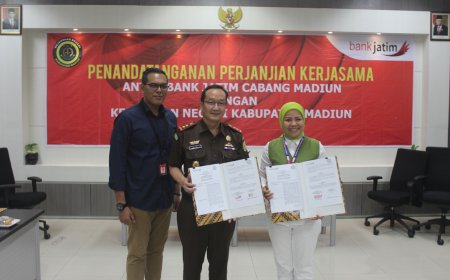 Penandatanganan Kesepakatan Bersama (MOU) Bidang Perdata Dan Tata Usaha Negara antara Bank Jatim Cabang Madiun dengan Kejaksaan Negeri Kabupaten Madiun