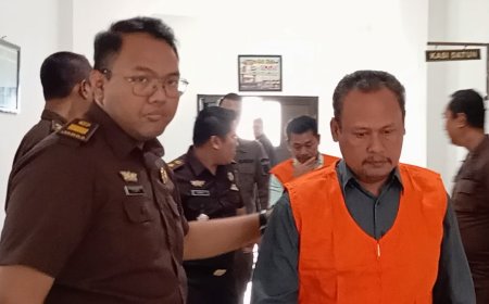 Tahap II (Penyerahan Tersangka dan Barang Bukti) dari Unit Tipikor Kepolisian Resort Kota Madiun atas Nama Tersangka AW dan W dalam Perkara Tindak Pidana Korupsi proses pelepasan hak dan tukar menukar Tanah Kas Desa (TKD) Desa Cabean Kecamatan Sawahan Kabupaten Madiun