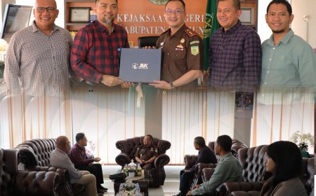 kunjungan silaturahmi dari Direktur Utama PT Jasamarga Ngawi Kertosono Kediri ( JNK )
