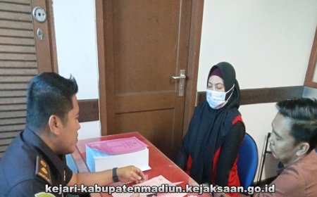 Penerimaan Tersangka dan Barang Bukti (Tahap 2) dari Tim Penyidik Kejaksaan Tinggi Jawa Timur