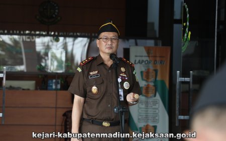 Apel Pagi yang dipimpin langsung oleh Kepala Kejaksaan Negeri Kabupaten Madiun