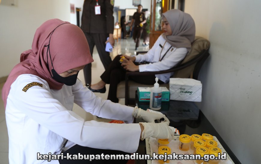 Test urine bagi seluruh Pegawai dan PPNPN