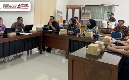 Pemaparan dari Dinas Perumahan dan Kawasan Permukiman Kabupaten Madiun terkait Kegiatan Pensertifikatan Prasarana, Sarana dan Utilitas Umum Perumahan yang ditelantarkan/ ditinggal pengembang