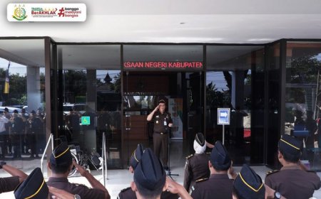Apel Pagi yang dipimpin langsung oleh Kepala Kejaksaan Negeri Kabupaten Madiun
