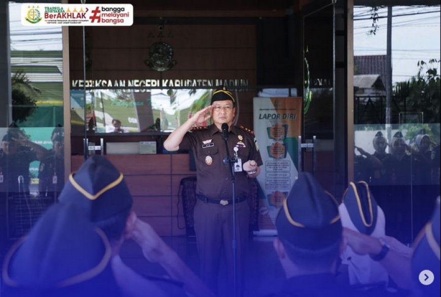 Apel Pagi yang dipimpin langsung oleh Kepala Kejaksaan Negeri Kabupaten Madiun