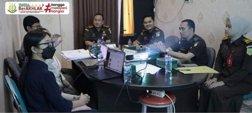 Penutupan Lelang Eksekusi Barang Rampasan Negara oleh Pejabat Lelang KPKNL Madiun