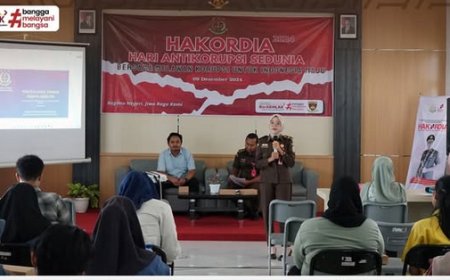 Sosialisasi di Universitas Sebelas Maret Kampus Caruban - Madiun dalam rangka memperingati Hari Anti Korupsi Sedunia tahun 2024