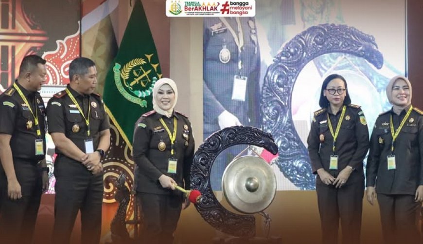 Rapat Kerja Daerah (RAKERDA) Kejaksaan Tinggi Jatim Tahun 2024 dengan tema “ Optimalisasi Peran Kejaksaan Dalam Penegakan Hukum Yang Humanis Untuk Mendukung Asta Cita Pembangunan Yang Berkelanjutan ”