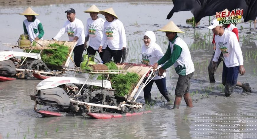 Kepala Kejaksaan Negeri Kabupaten Madiun, Bapak Oktario Hartawan Achmad, S.H., M.H., CSSL. menghadiri kegiatan Jaksa Sahabat Tani