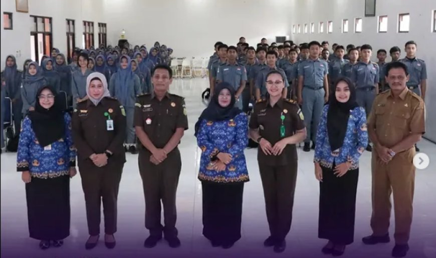 Penyuluhan Hukum Jaksa Masuk Sekolah pada SMKN 1 Wonoasri
