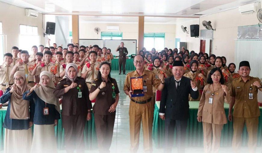 Penyuluhan Hukum Jaksa Masuk Sekolah pada SMKN 2 Jiwan dengan Tema “UU ITE, Cyber Crime dan Penyalahgunaan Narkoba