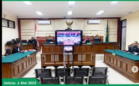 Persidangan dengan agenda pembacaan tuntutan perkara Tindak Pidana Korupsi