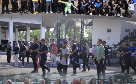 Senam Sehat yang dilaksanakan di halaman Kantor Kejaksaan Negeri Kabupaten Madiun.