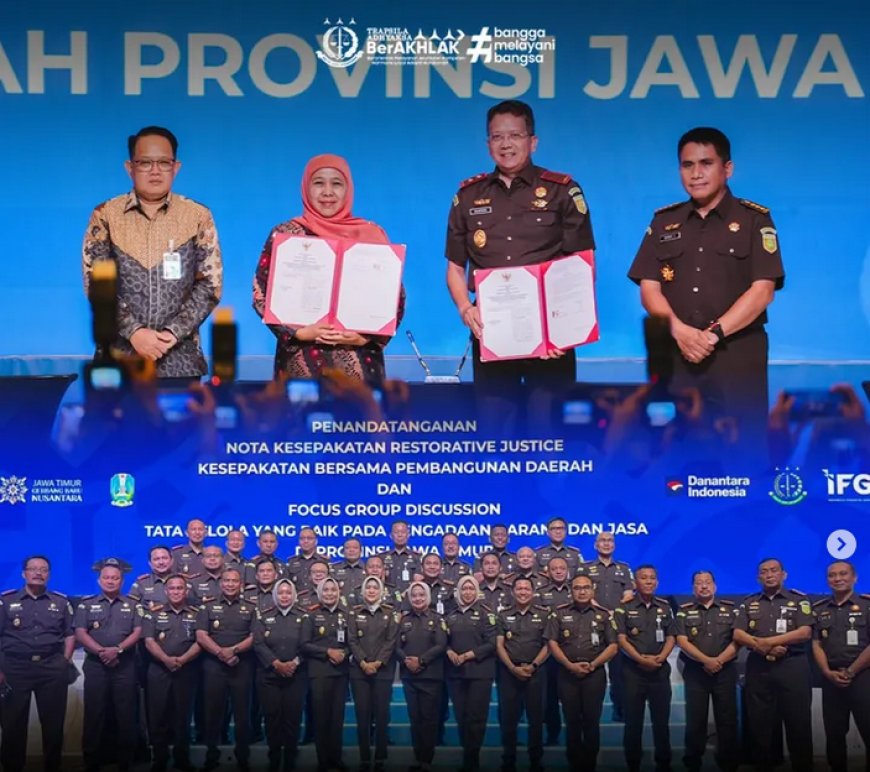 Penandatanganan Perjanjian Kerja Sama antara Pemerintah Provinsi Jawa Timur dengan Kejaksaan Tinggi Jawa Timur, serta antara Pemerintah Kabupaten/Kota dengan Kejaksaan Negeri se-Jawa Timur.