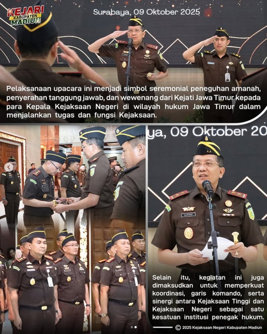 Upacara Penyerahan Tongkat Komando yang dipimpin oleh Kepala Kejaksaan Tinggi Jawa Timur
