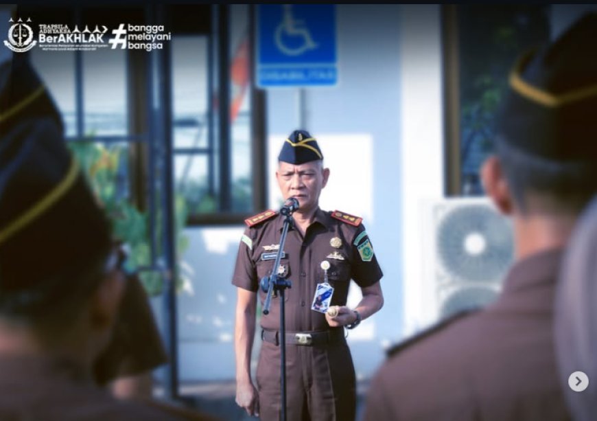 Kepala Kejaksaan Negeri Kabupaten Madiun memimpin pelaksanaan Apel Pagi