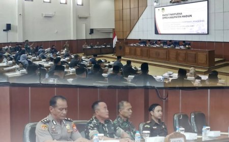 Rapat Paripurna dalam rangka Membahas Rancangan Peraturan Daerah Non APBD Tahun 2026